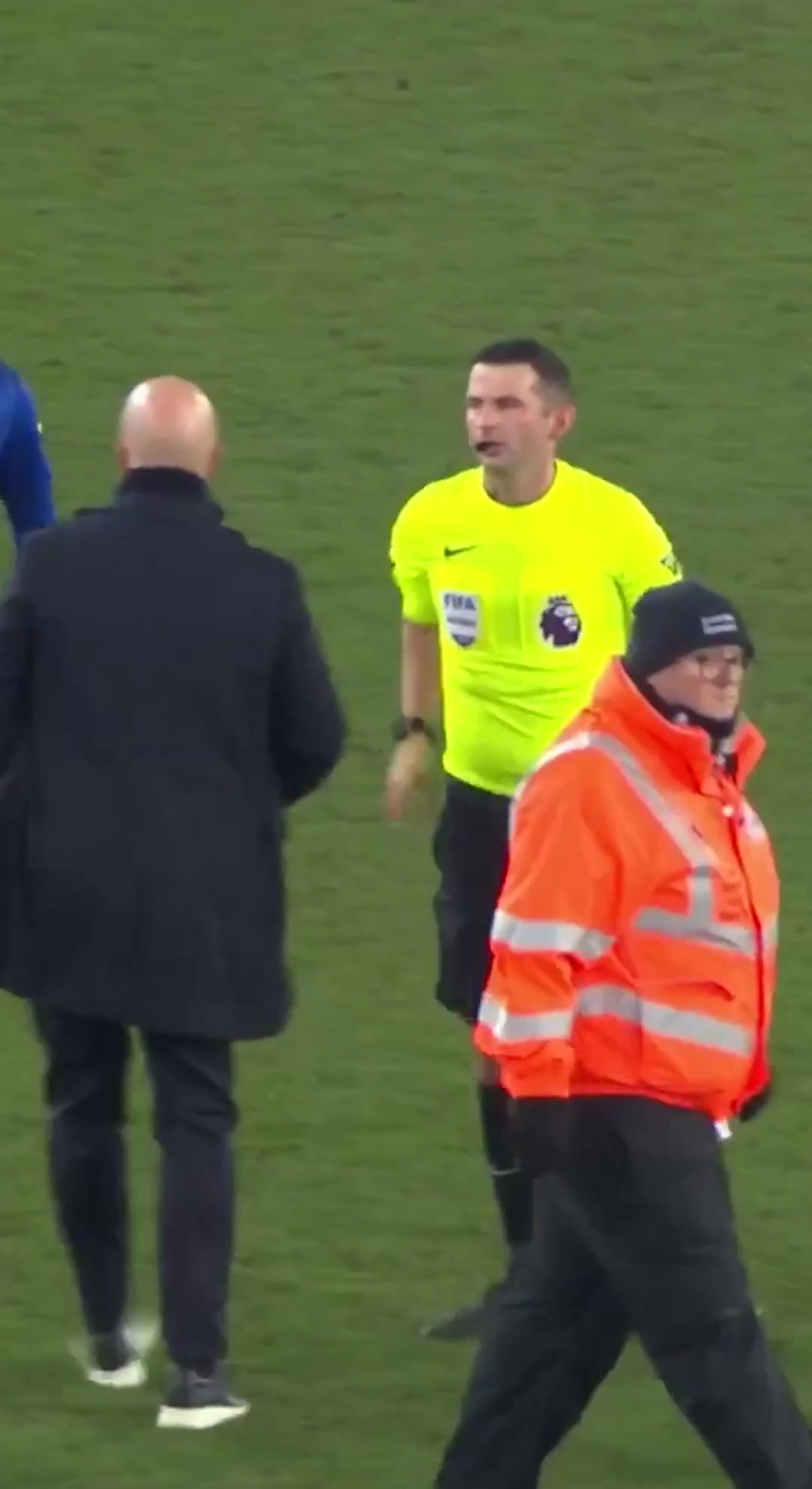 🚫英超官方：斯洛特因使用侮辱性语言被罚下，将被禁赛两场