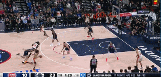 真令人羡慕！斯图尔特送助攻 奥萨尔底线空切双手隔扣尤班克斯！