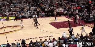 克城蜘蛛侠🕸！米切尔连砍10分浇灭热火 末节17分&全场30+6+6