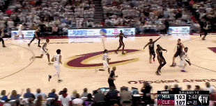 克城蜘蛛侠🕸！米切尔连砍10分浇灭热火 末节17分&全场30+6+6