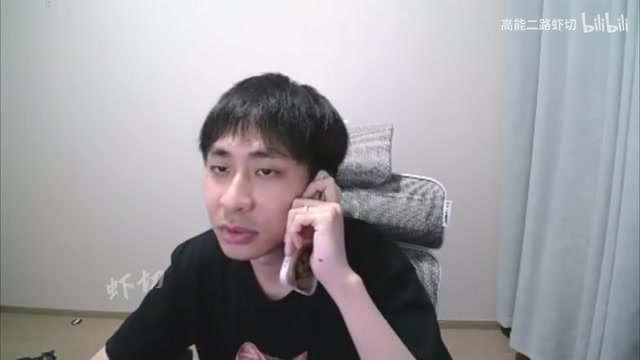 平息戾气🙂小明剑魔吃麦当劳跟弹幕友好互动：这麦当劳确实干净